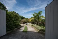 East end. Spectacular seafront house with 7 bedrooms, private beach.