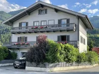 Fireplace apartment "Landhaus Zell am See" in Niedernsill. Pet friendly! Wasserfall Hirzbach 주변 호텔