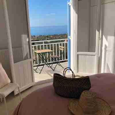 Breathtaking sea views . Rooms