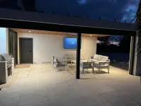 Beachfront estate home with private 70’ dock and 7500sq ft. of living space - 4つ星