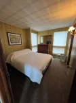 Wiseman Cottage on Hubbard Lake - 3-Star