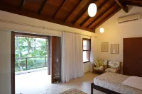 4 SUITES - air conditioning - CLOSED CONDOMINIUM - near the sea -