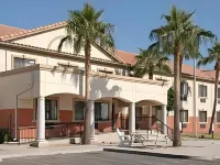 Baymont by Wyndham Phoenix I-10 Near 51st Ave Hotels near T-Mobile