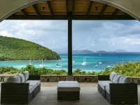 Walk to world famous Maho Bay! Privacy, views, pool, 4 equal king size bedrooms. Hotels in Central