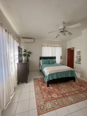 New Listing! Island Bliss - Close to beaches, restaurants & shops. Отели в г. 