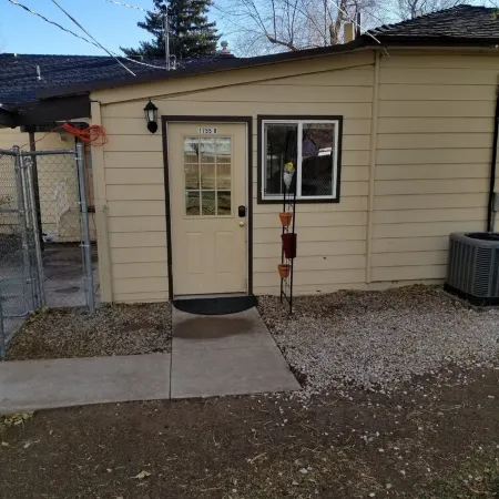 Cozy Middle Studio Unit in Old SW Reno