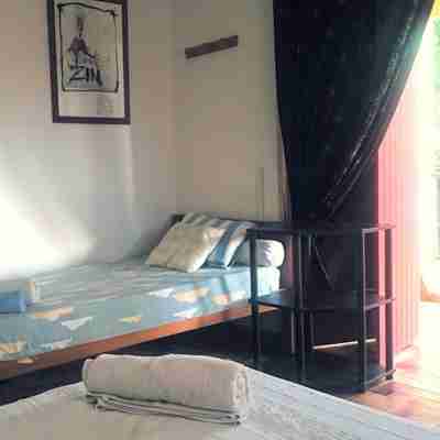 T3 Montana 2, DESHAIES, 350 m Grande Anse, 5/7 people, 2 bedrooms + living room, terrace. Rooms