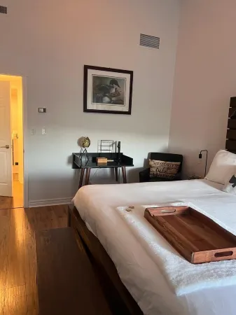 Modern Muskoka Executive 1 bedroom Loft/Condo Отели в г. Хантсвилл