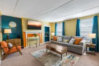 King Bed / Private Parking / 300mbps+ WiFi