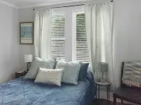 Charming Charleston Home! Hotels near Magnolia Plantation and Gardens