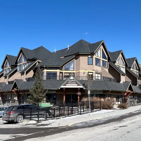 Spectacular Mountain Views! Unique & Rare End Unit 2 Storey Condo + 2 balconies!