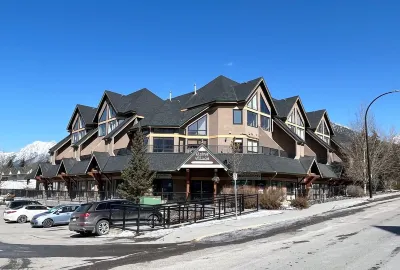 Spectacular Mountain Views! Unique & Rare End Unit 2 Storey Condo + 2 balconies!
