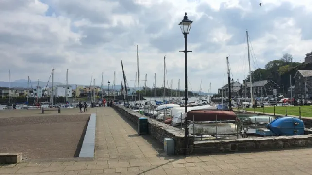 LOVELY 2 BED APARTMENT PORTHMADOG HARBOURSIDE FANTASTIC VIEWS