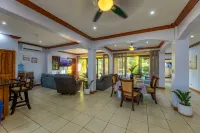 Casa Famosa - Large Family Home with Private Pool