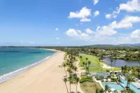 Renovated 2-bedroom condo with WiFi, AC inside Bahía Beach Resort