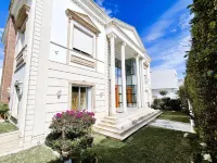 Luxury villa with heated pool, private elevator and wonderful view of Lake Tunis Hotels in 