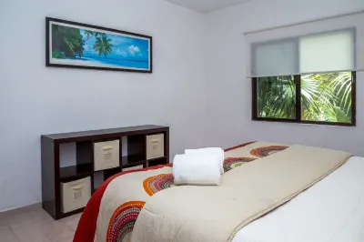 Great Location, Spacious with Pool