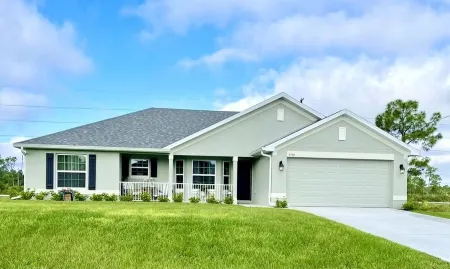 Tropical Retreat- Newer 3 Bedroom, 2 Bath- Sleeps 8 !