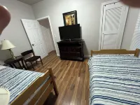 Entire 3 bedrooms/2 bathrooms fence yard, near Costco, Sam's