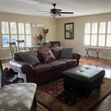 BestStays@Queen Bee Cozy for couples and small families
