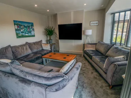 Nightingales Отели рядом с достопримечательностью «Thornwick Bay»