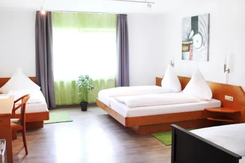 Hotel Pension Kaempfelbach - parking
