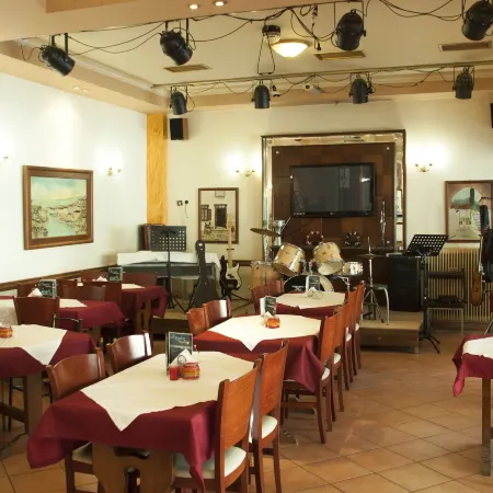 Stavrodromi Hotel