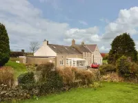 Simdda Wen Cottage Hotels in Llanfair-Mathafarn-Eithaf