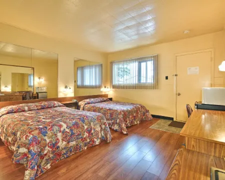 Motel R-100 Hotéis em Longueuil