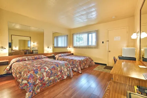 Motel R-100 Hôtels à : Beloeil