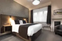 Qudos Hotels in Salisbury