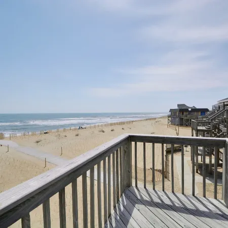 Lighthouse View Oceanfront Lodging