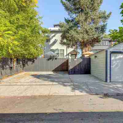 Steps from Wash Park Modern Apt, Patio and Parking Hotel Exterior