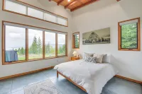 Luxe Mtn-View Escape 5 Mi to Dtwn Priest River! - 4 tähden