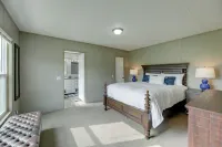 5 Mi to Splashway Waterpark Cabin in Rock Island Hotel di Colorado County