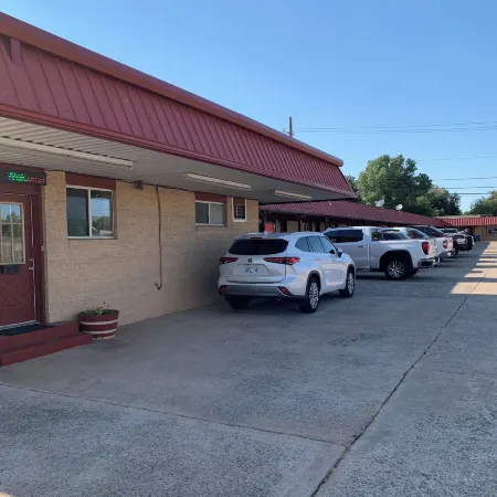 Deluxe Inn