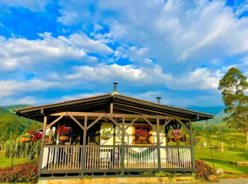 赫拉杜拉小屋酒店