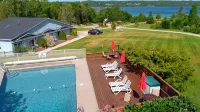 Waterview on the Bay - Pools