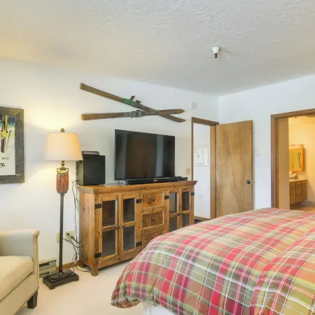 Mtn-View Balcony! Walkable Ketchum Condo