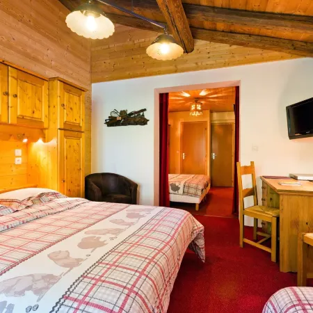 Hôtel le Kandahar Hotéis em Chatel