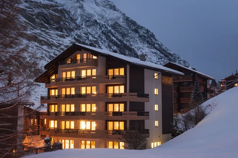 BaseCamp Hotel