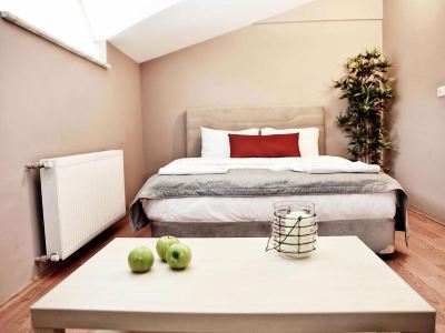 Akin Suites