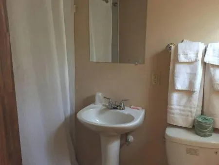 Black Forest Inn of Adamstown Отели в г. Адамстаун