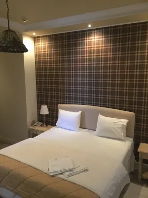 Akraion Hotels in North Athens