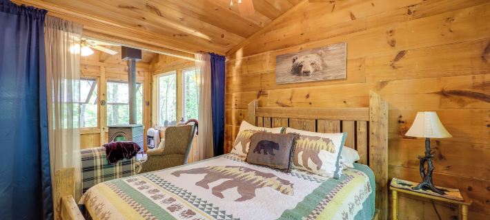Marion Cabin on 92 Acres w/ Hot Tub & Trails Hotels in McDowell County