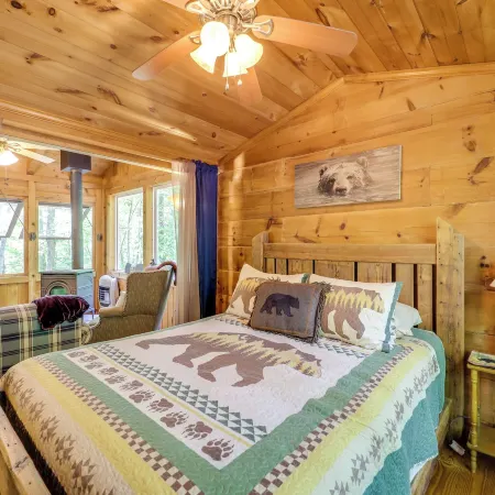 Marion Cabin on 92 Acres w/ Hot Tub & Trails