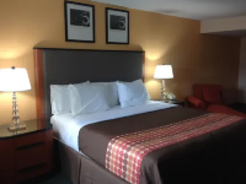 Media Inn & Suites Hotels in Media