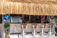 Ata Lagoon Beach Hotel - bars