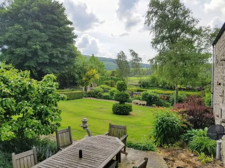 High Hall Отели рядом с достопримечательностью «Linton Falls»