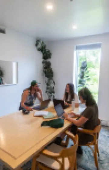 โอเบอร์จ แซ็งต์โล มอนทรีออล - โฮสเทล